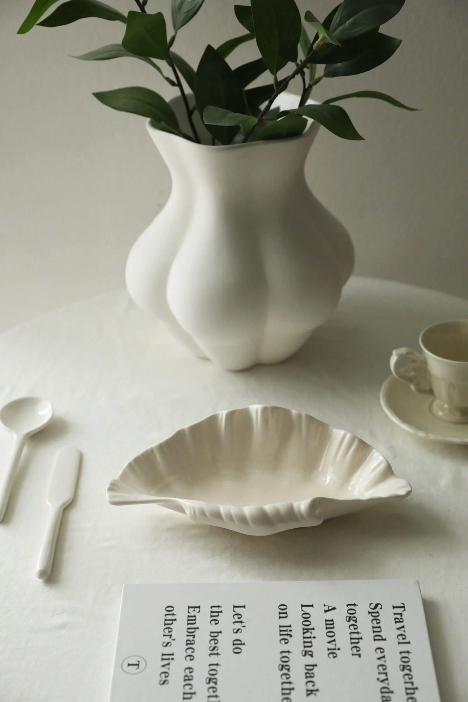 Assiette Céramique Forme Coquillage Crème Rétro