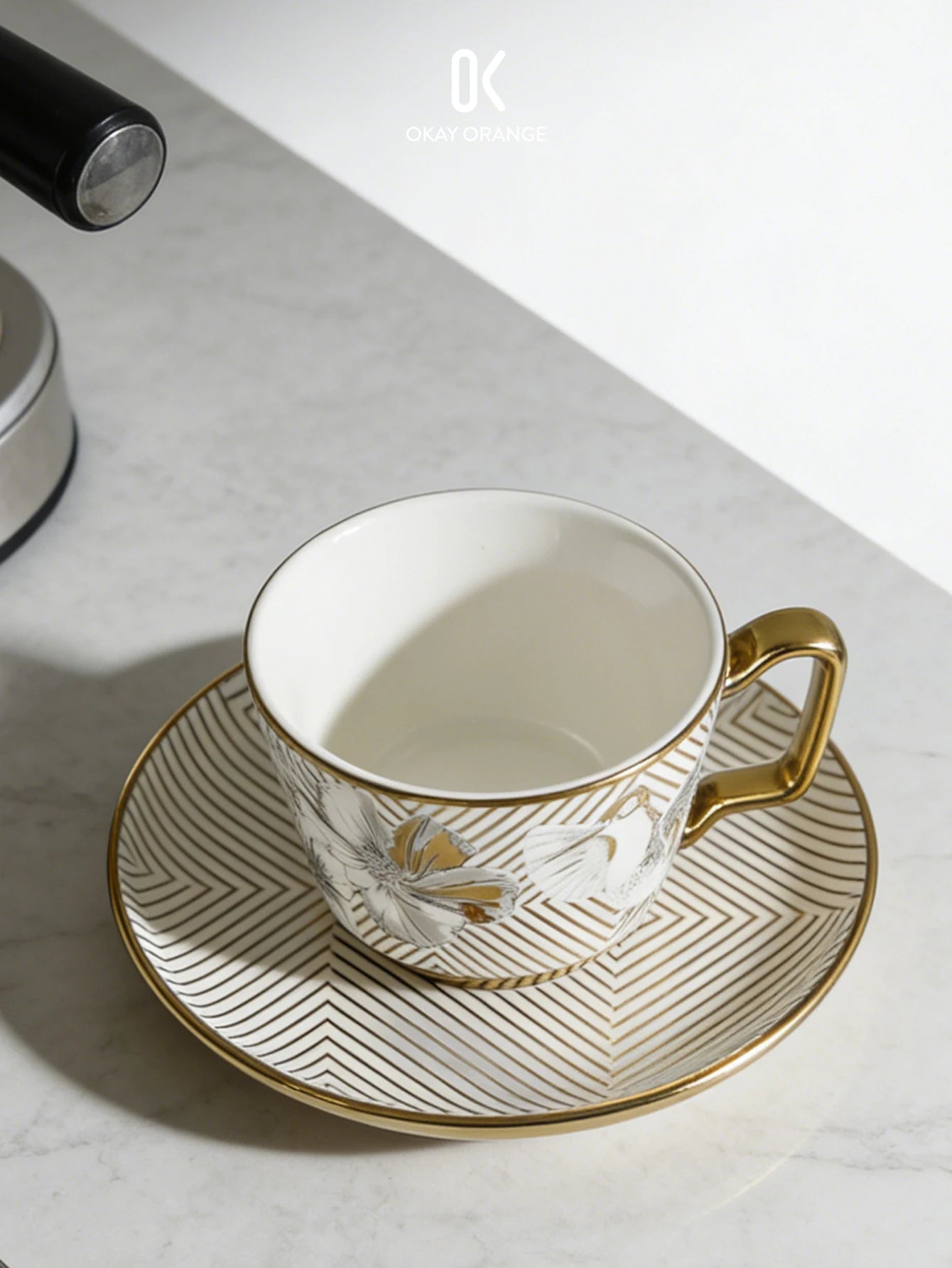 Tasse à Café Vintage Porcelaine Motif Fleurs et Oiseaux