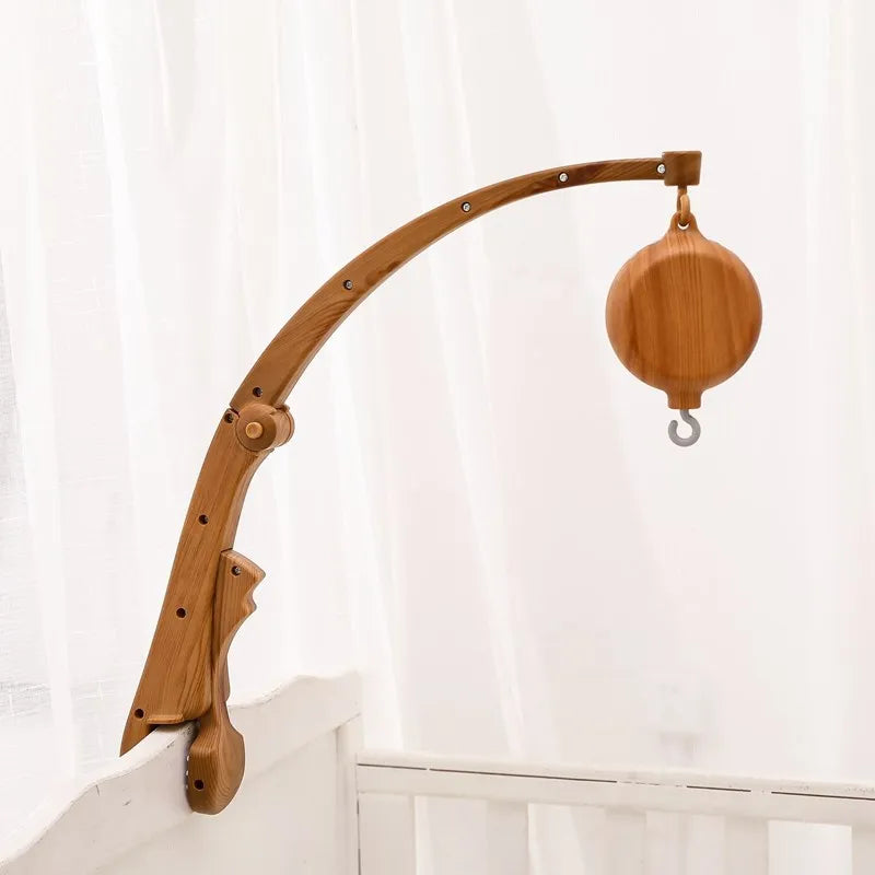 Mobile Musical en Bois et Feutrine pour Berceau