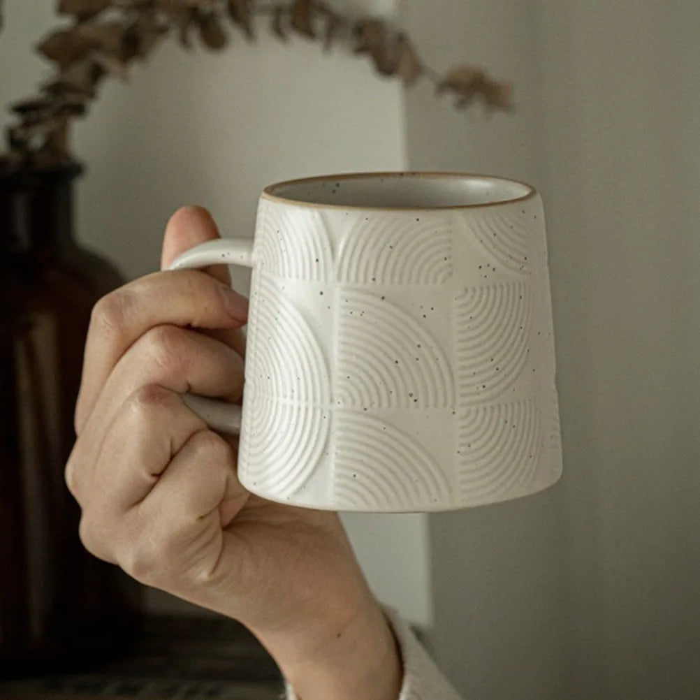 Tasse Sculptée Céramique Glaçure Sésame avec Couvercle et Cuillère