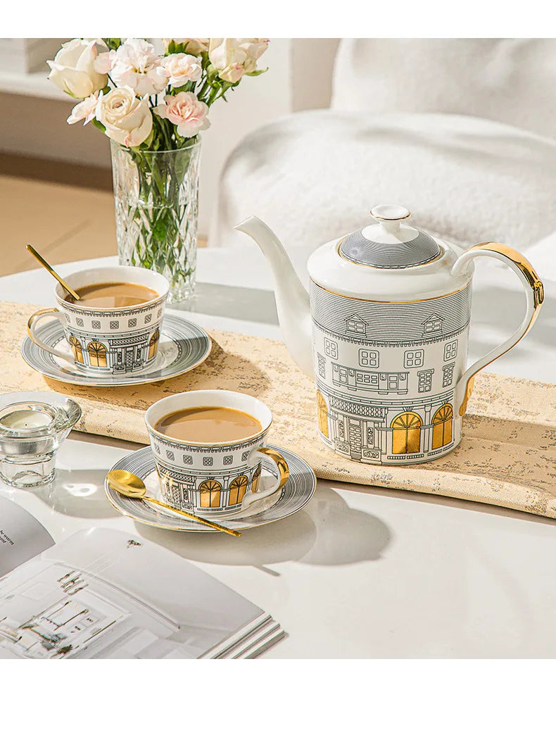 Tasse à Café Française Dorée avec Soucoupe Style Architectural