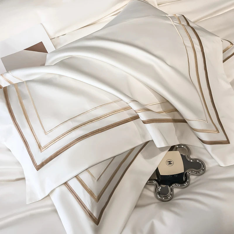 Parure de Lit Style Hôtelier Broderie Dorée Gris