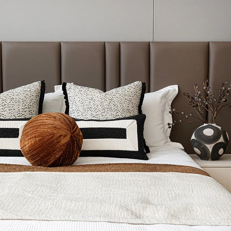 Housse de Coussin Lombaire Design Noir et Blanc Style Designer