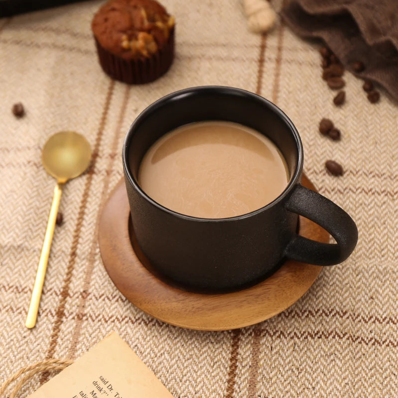 Tasse en Céramique Noire Nordique Givrée avec Soucoupe Bois