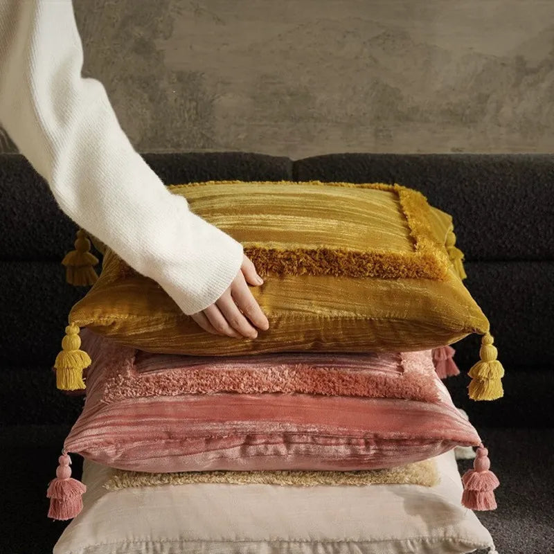 Housse de Coussin Bohème en Velours - Franges et Bordure Capitonnée