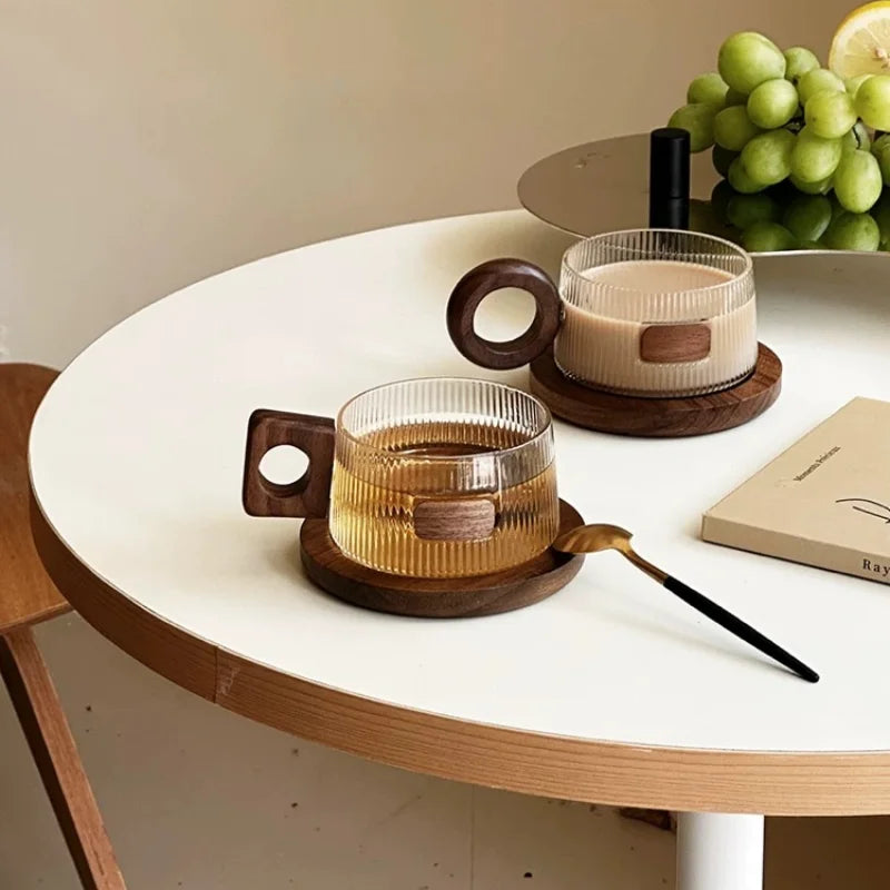 Tasse en Verre avec Poignée en Bois de Noyer