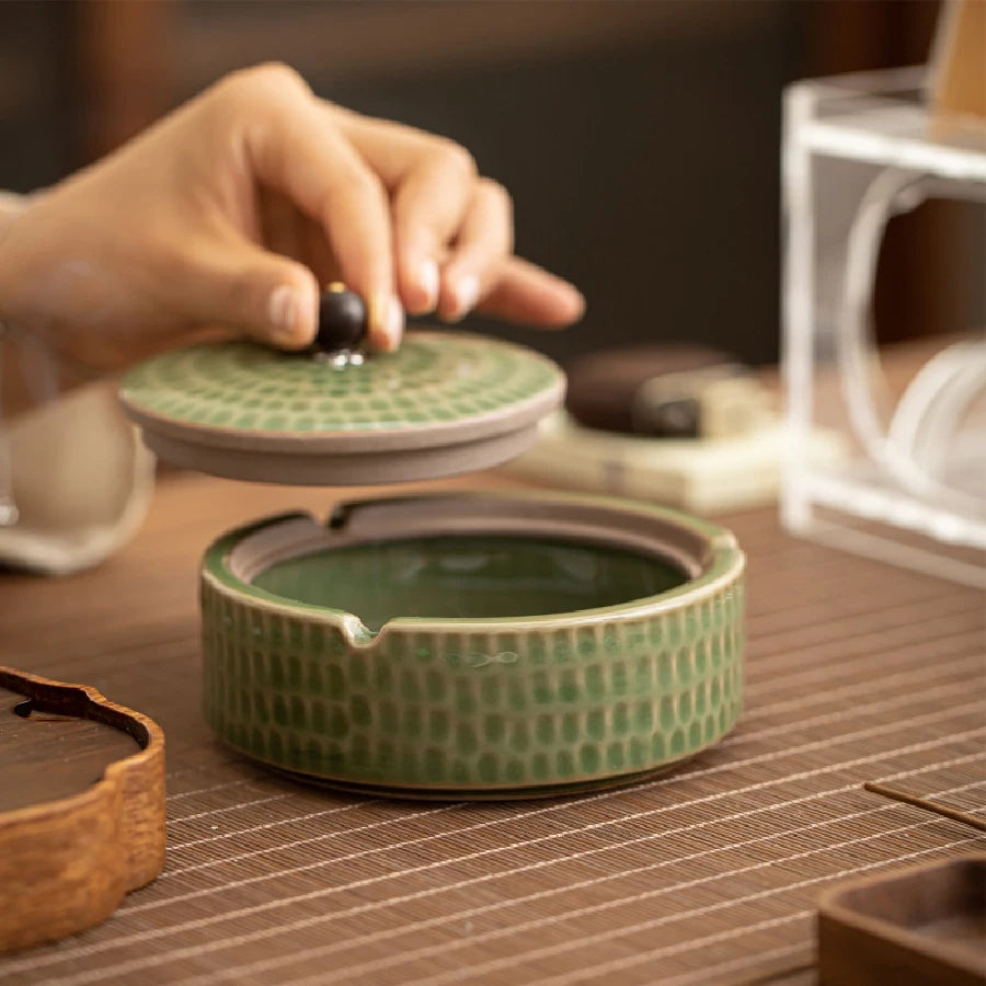 Cendrier en Céramique avec Couvercle - Design Épuré