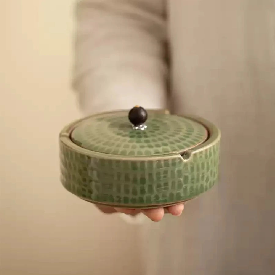 Cendrier en Céramique avec Couvercle - Design Épuré