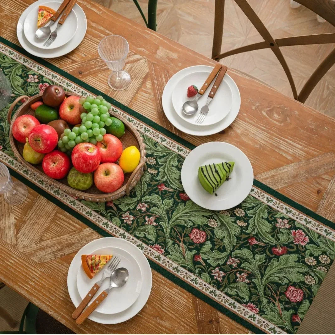 Chemin de Table Brodé Floral - Jacquard à Pompons