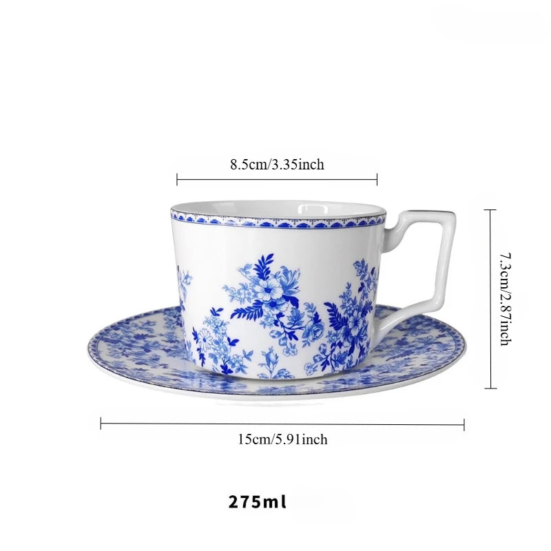 Assiette en Porcelaine Bleu et Blanc Motif Floral Classique