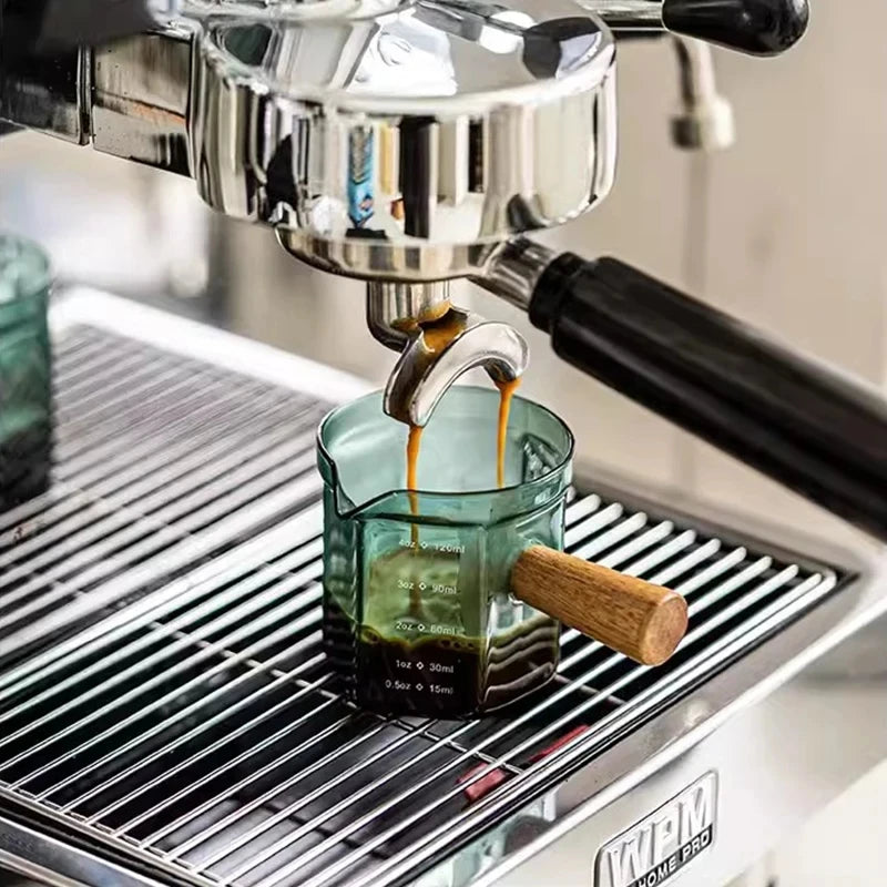 Pichet Doseur en Verre pour Lait et Café Poignée Bois