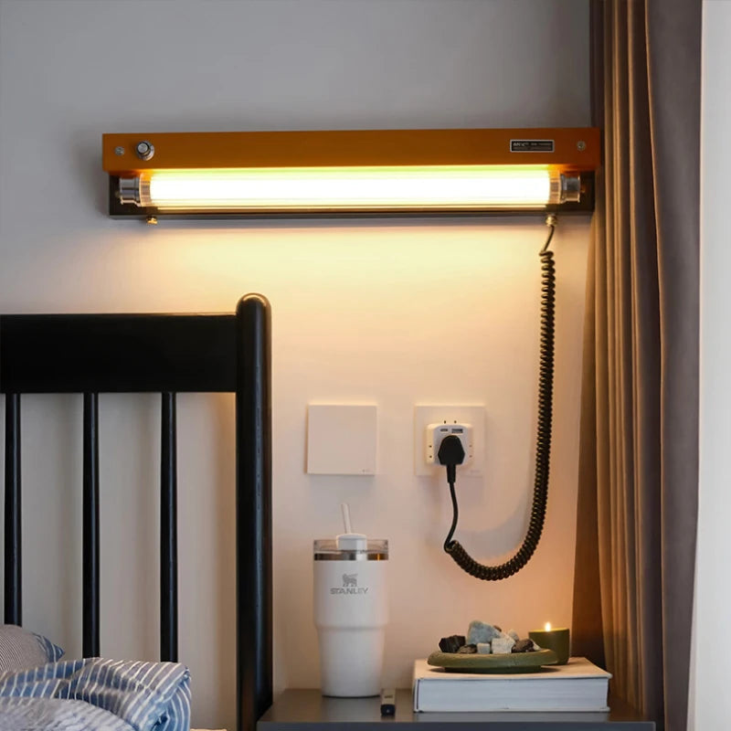 Applique Murale LED Design Tube Acrylique Orange et Noir