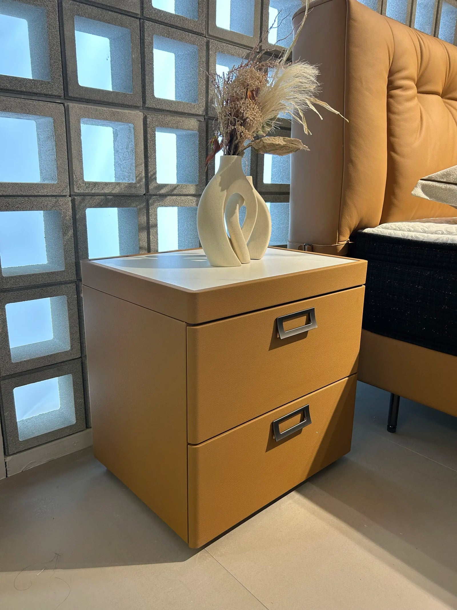 Vintage Console Table – Entryway Statement Piece