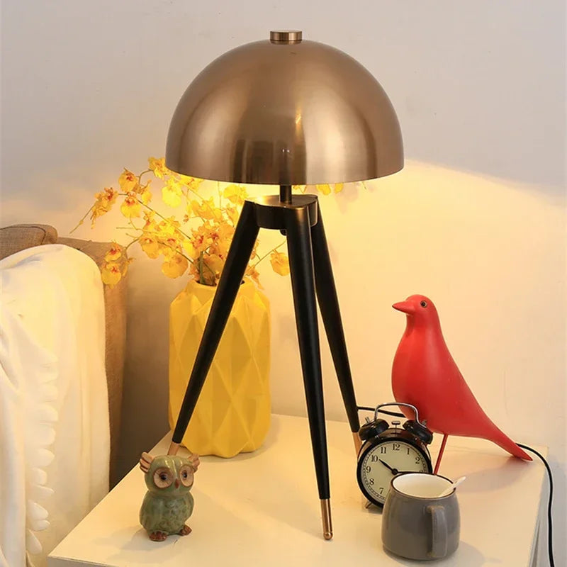 Lampadaire Trépied Vintage - Design Champignon Rétro