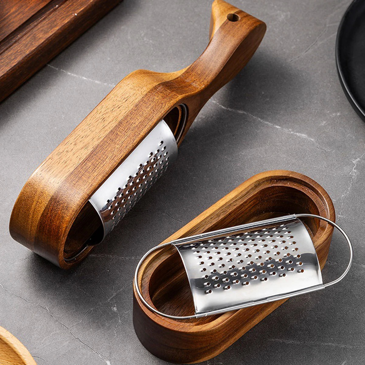 Râpe à Fromage Acier Inoxydable avec Boîte Bois de Santal