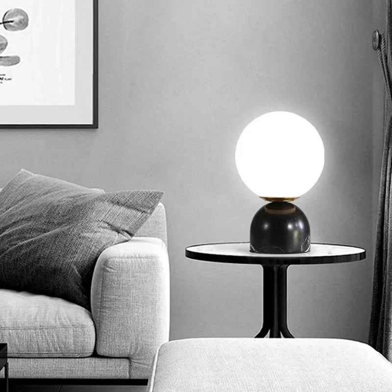 Lampe de Chevet Nordique - Design Épuré