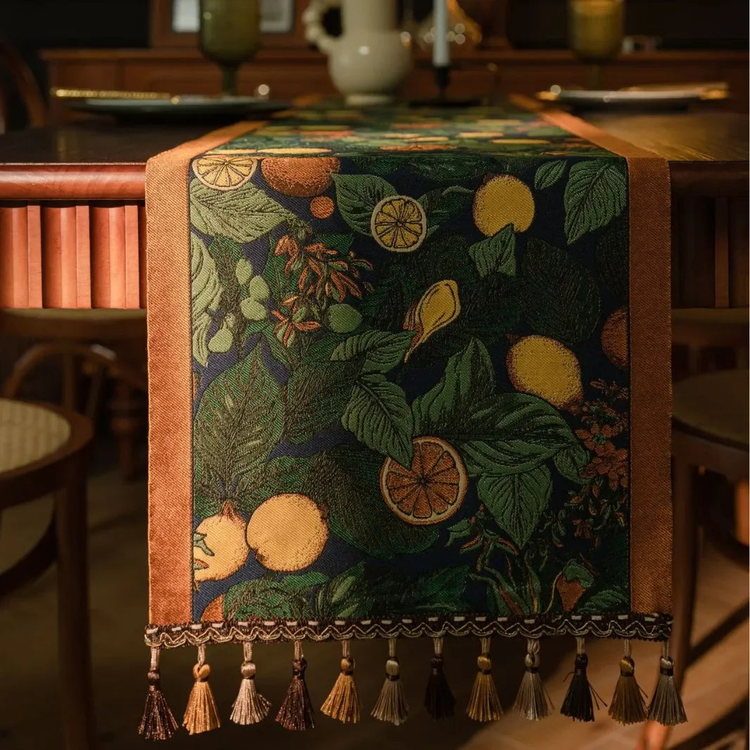Chemin de Table Brodé Floral - Jacquard à Pompons