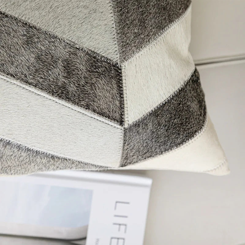 Housse de Coussin Lombaire Gris et Blanc Effet Peau de Vache