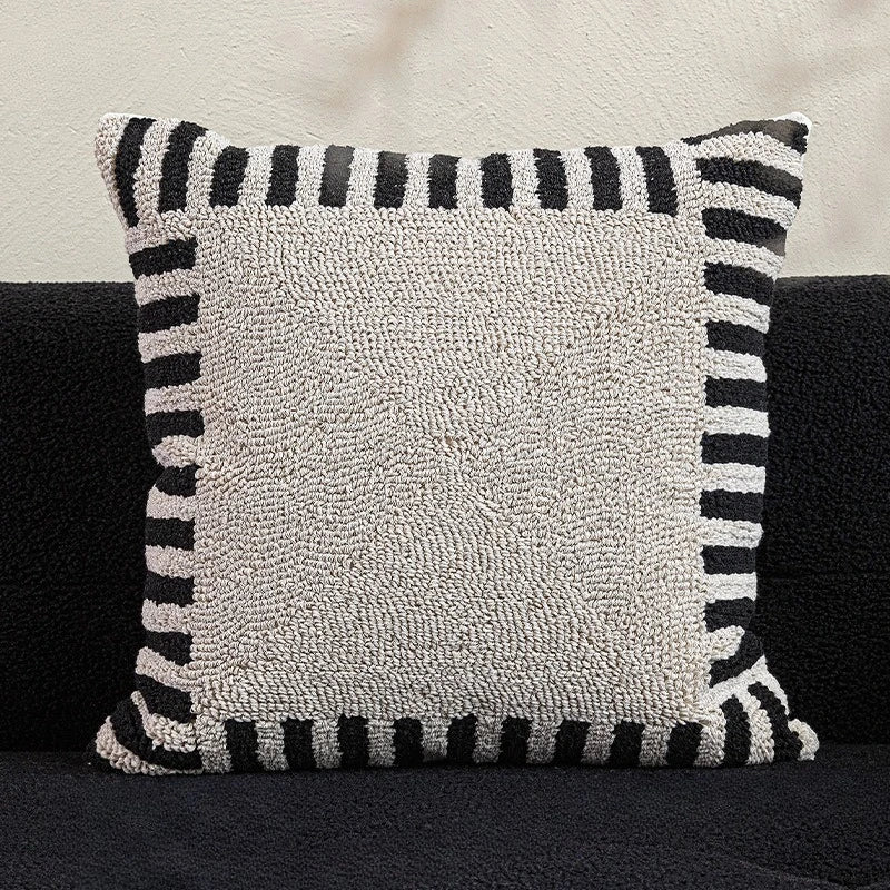 Housse de Coussin Brodée Motif Géométrique Abstrait Beige Noir