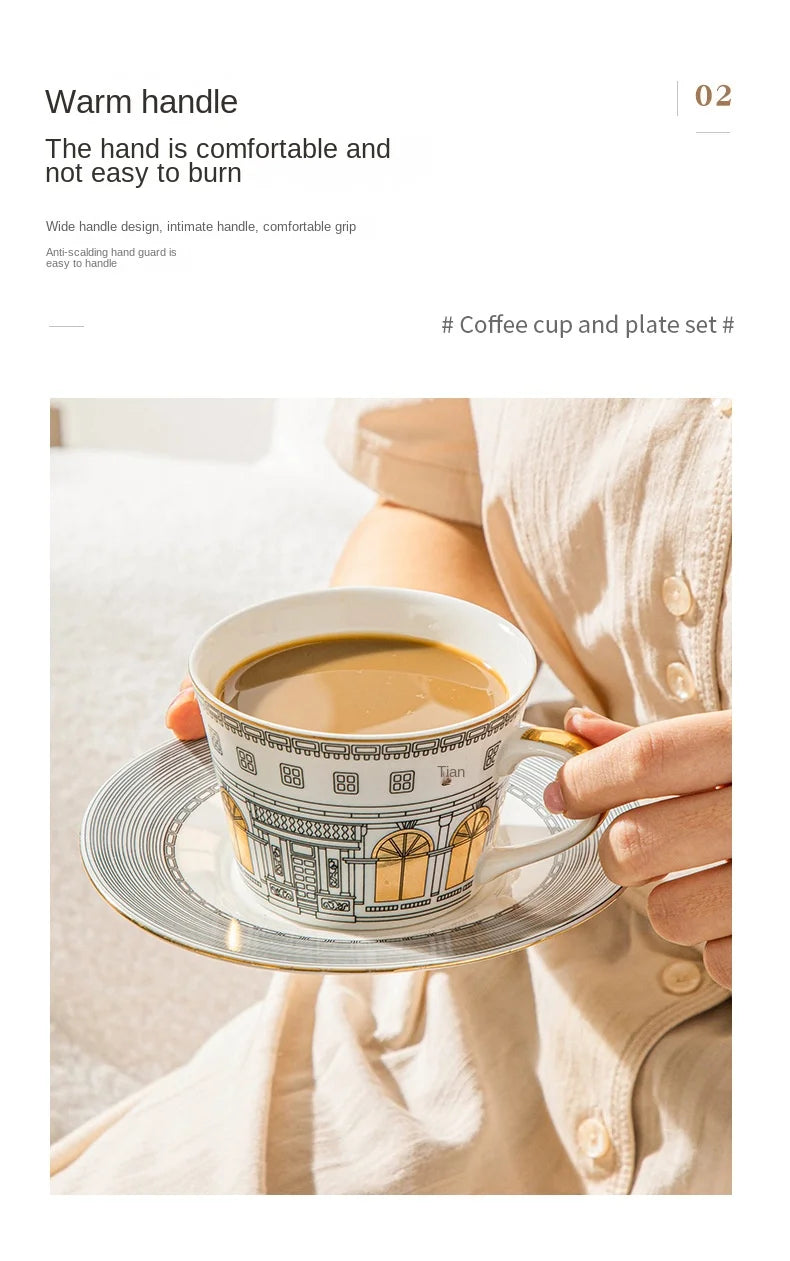 Tasse à Café Française Dorée avec Soucoupe Style Architectural
