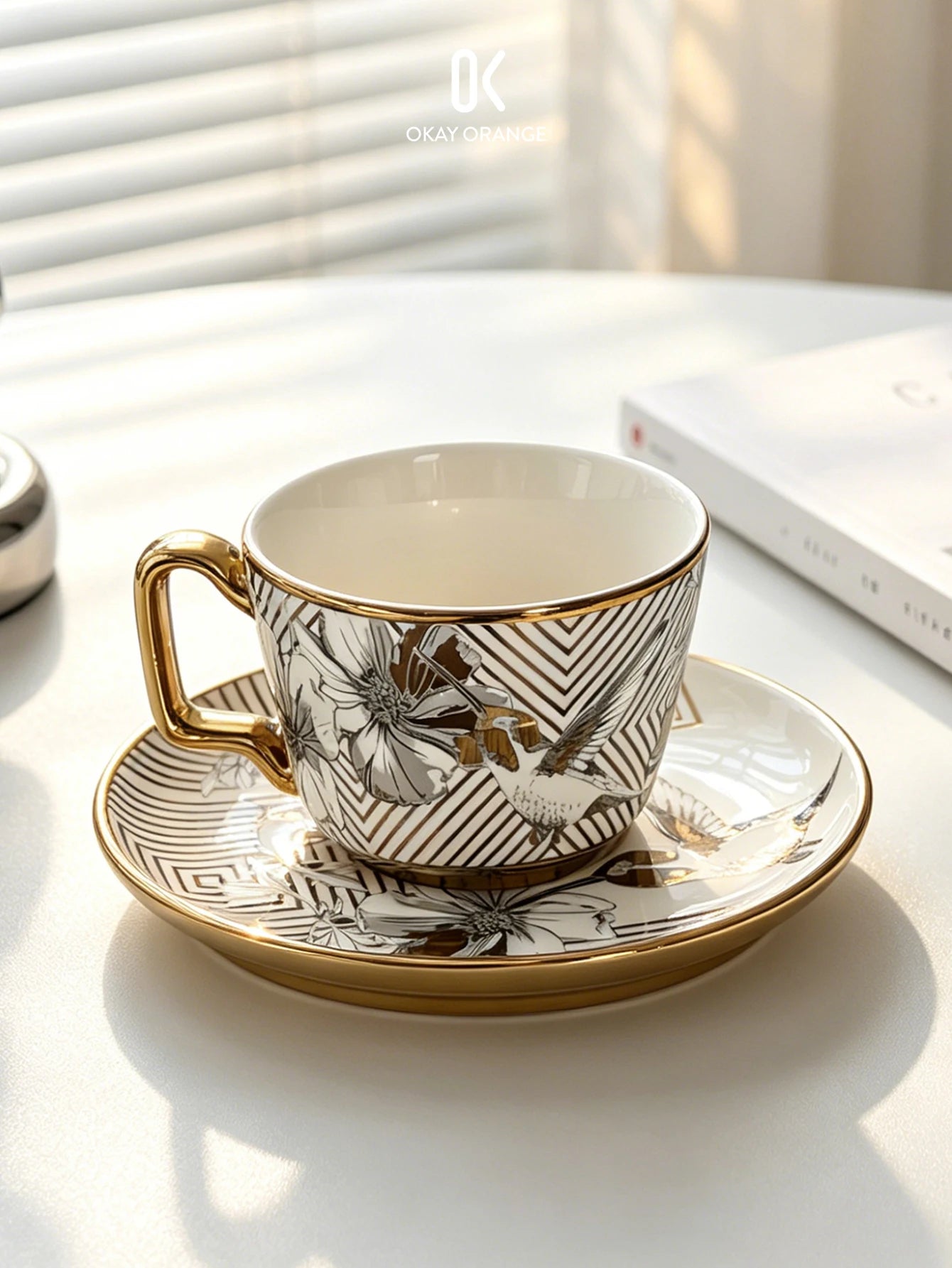 Tasse à Café Vintage Porcelaine Motif Fleurs et Oiseaux
