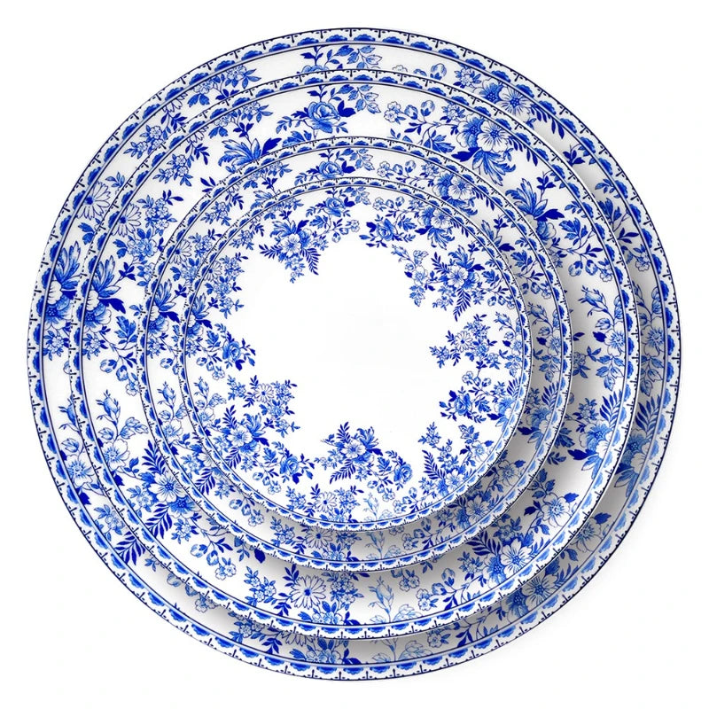 Assiette en Porcelaine Bleu et Blanc Motif Floral Classique