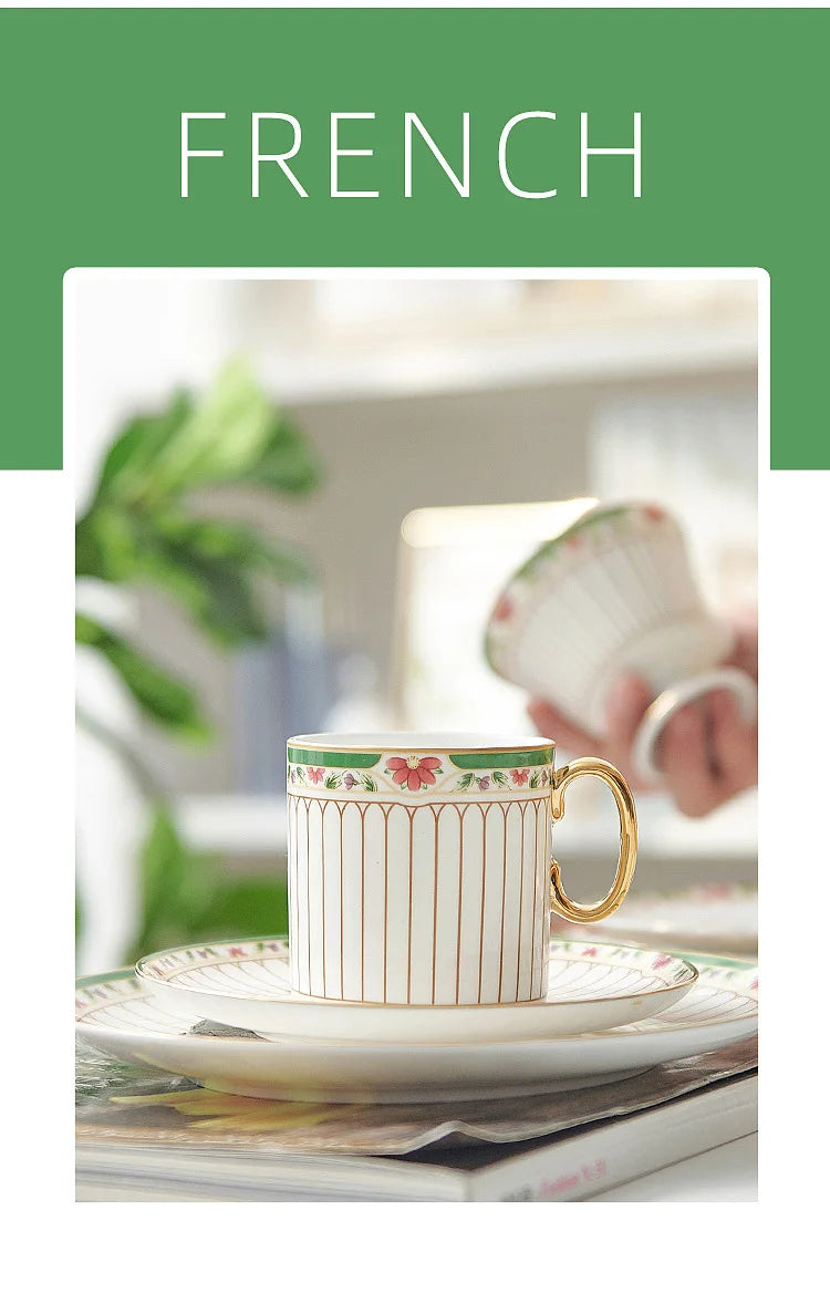 Tasse à Café Céramique Rayures Dorées Classiques