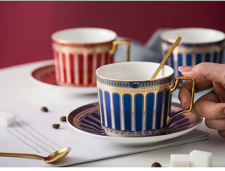 Tasse à Café Céramique Florale Anse Dorée