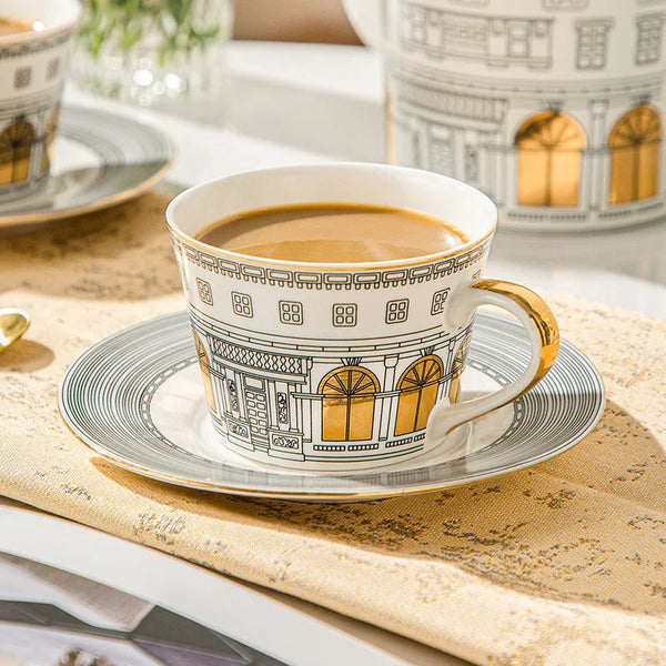 Tasse à Café Française Dorée avec Soucoupe Style Architectural