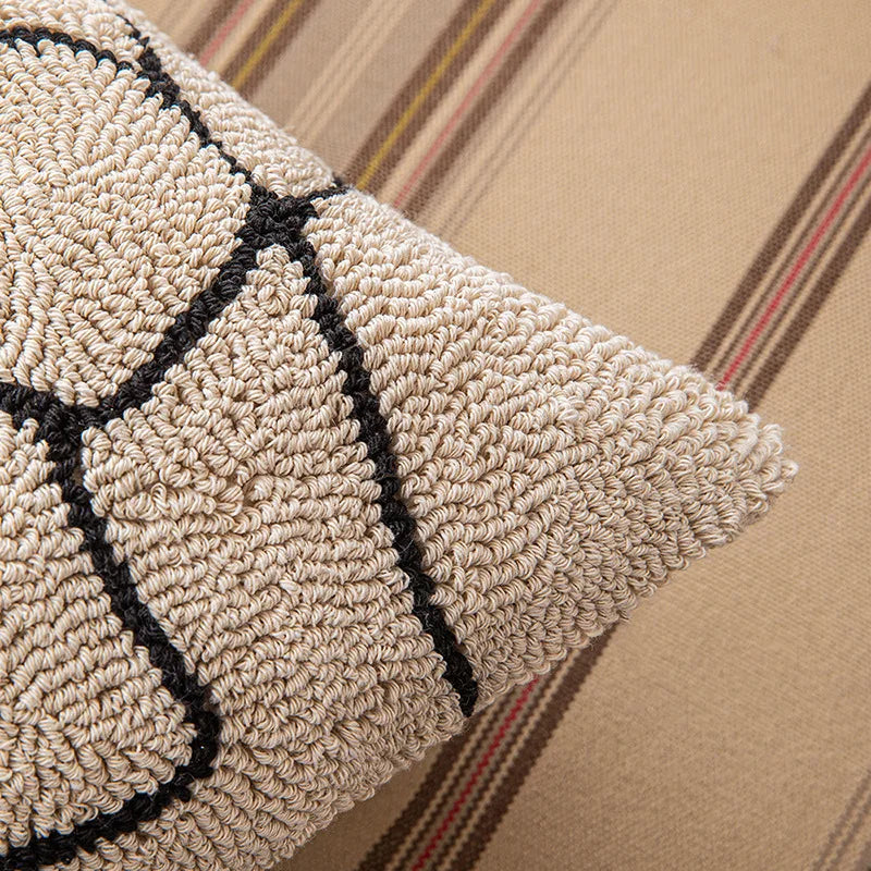 Housse de Coussin Brodée Motif Géométrique Abstrait Beige Noir