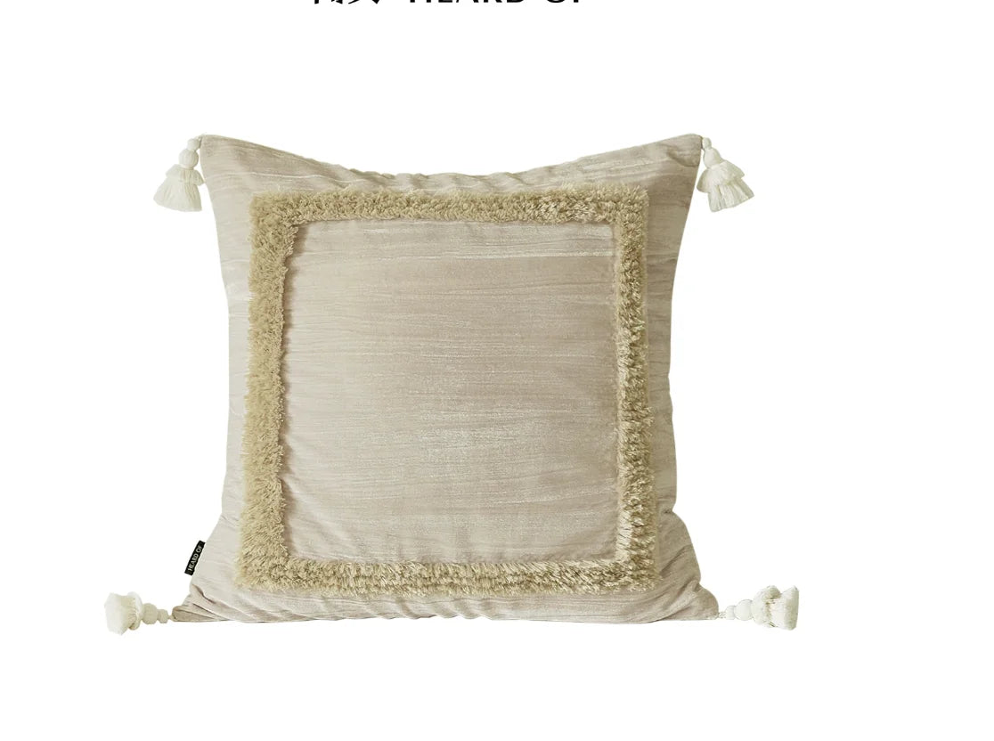 Housse de Coussin Bohème en Velours - Franges et Bordure Capitonnée