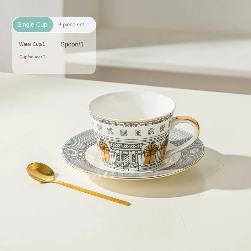 Tasse à Café Française Dorée avec Soucoupe Style Architectural