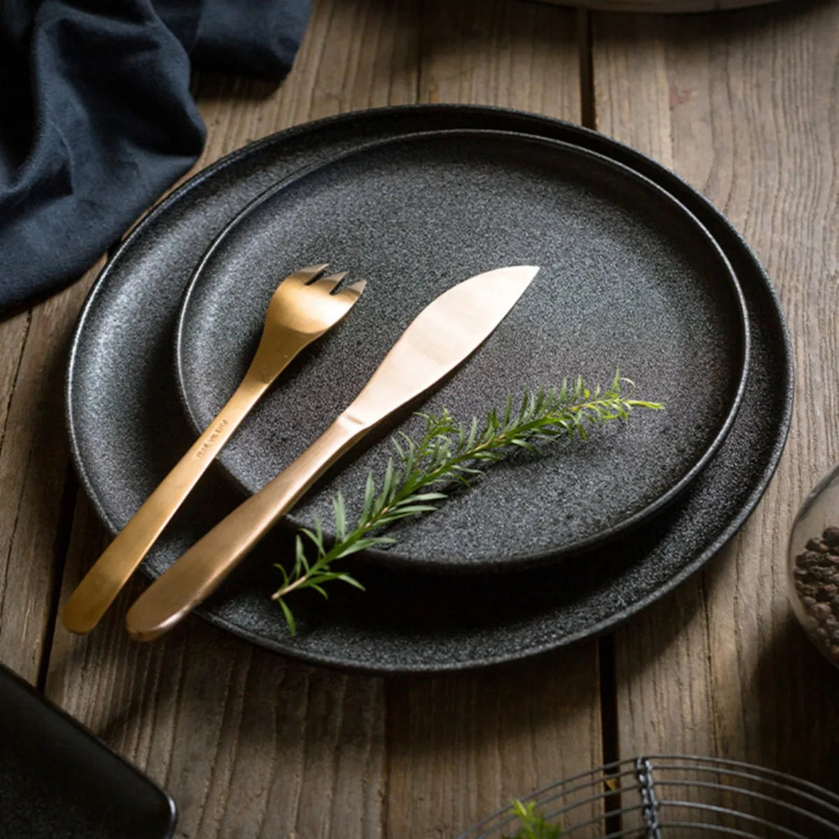 Ensemble d'Assiettes en Céramique Noire Style Japonais