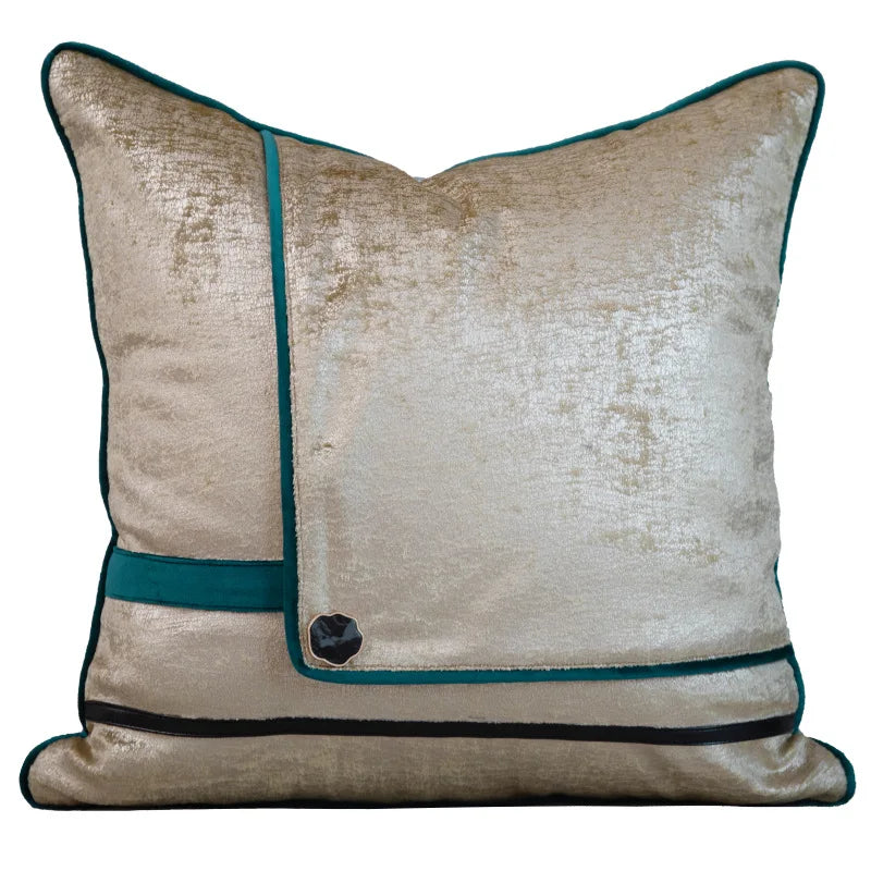 Housse de Coussin Lombaire Effet Python avec Pompon Art Déco