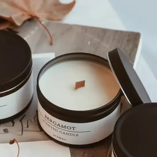 Bougie Parfumée Boîte Métal Noire Mèche Bois