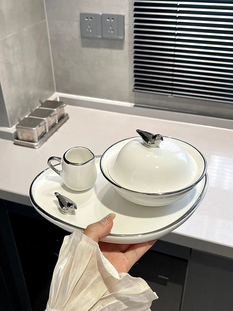 Ceramic Lidded Bowl – Elegant Serving Bowl for Soup & Dessert