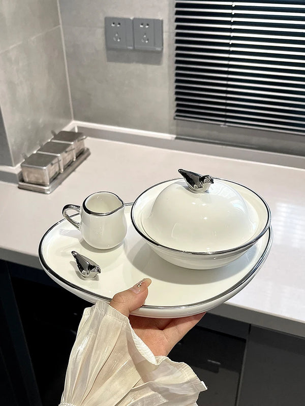Ceramic Lidded Bowl – Elegant Serving Bowl for Soup & Dessert