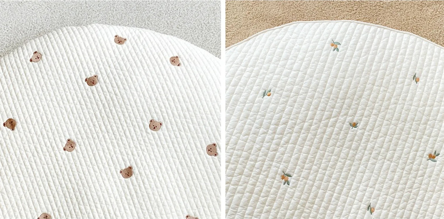 Tapis d'Éveil Rond Brodé Lapin et Fleurs