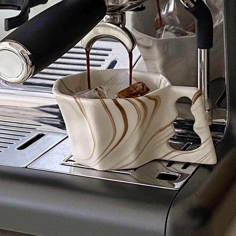 Tasse en Céramique Octogonale Motif Lavis d'Encre