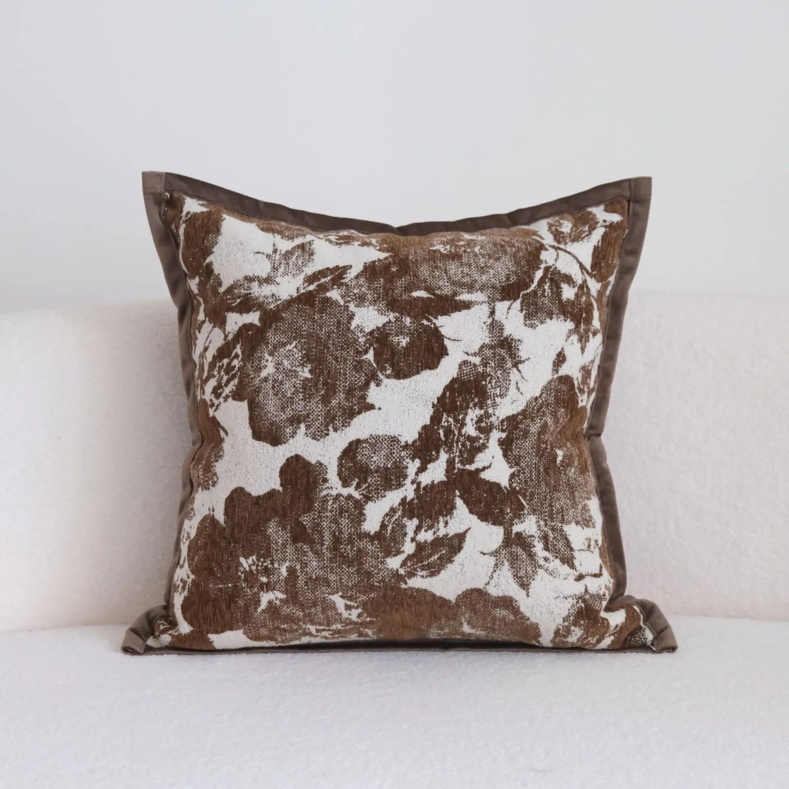Housse de Coussin Marron Maillard - Motif Géométrique Jacquard