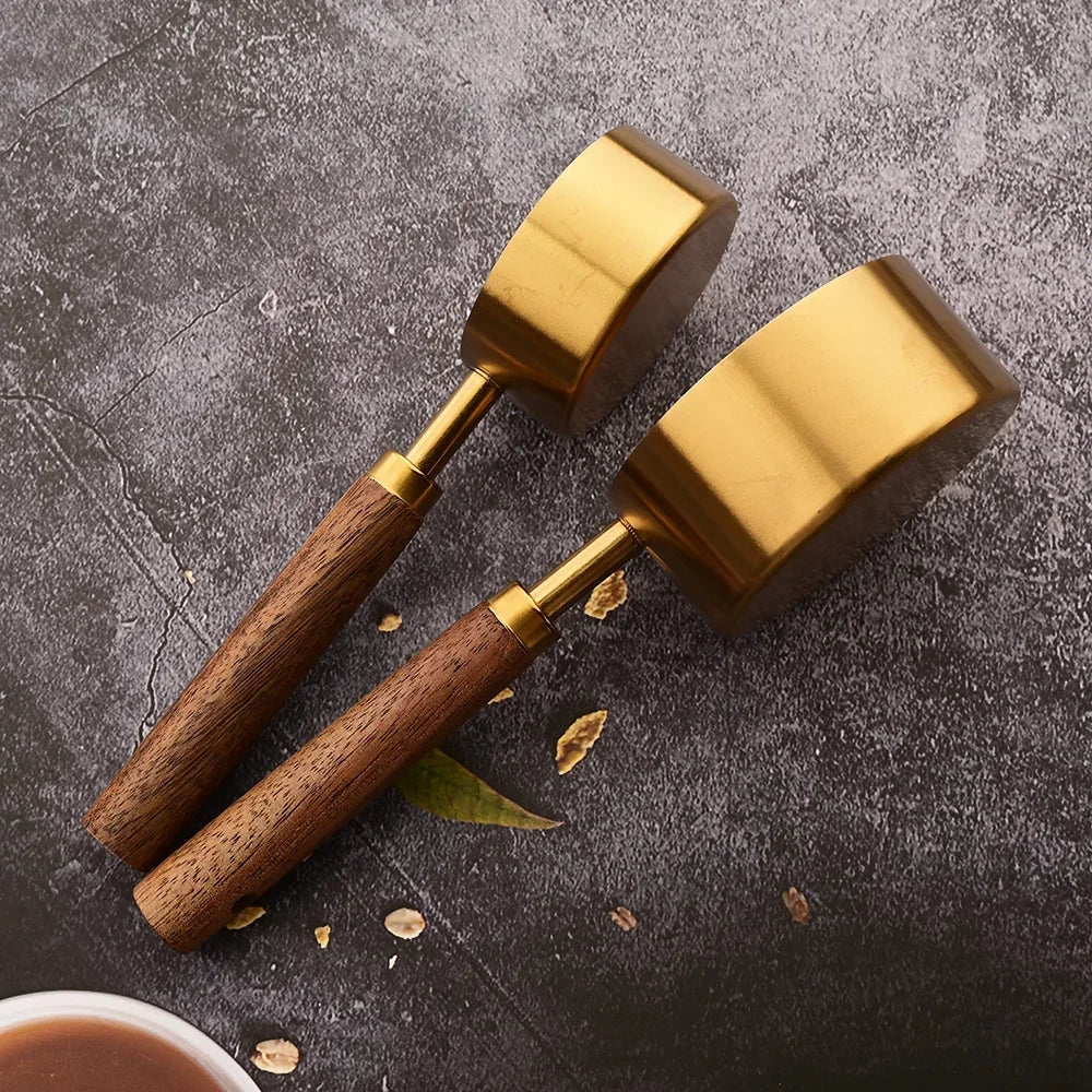 Ensemble Tasses et Cuillères à Mesurer Doré Manche Bois