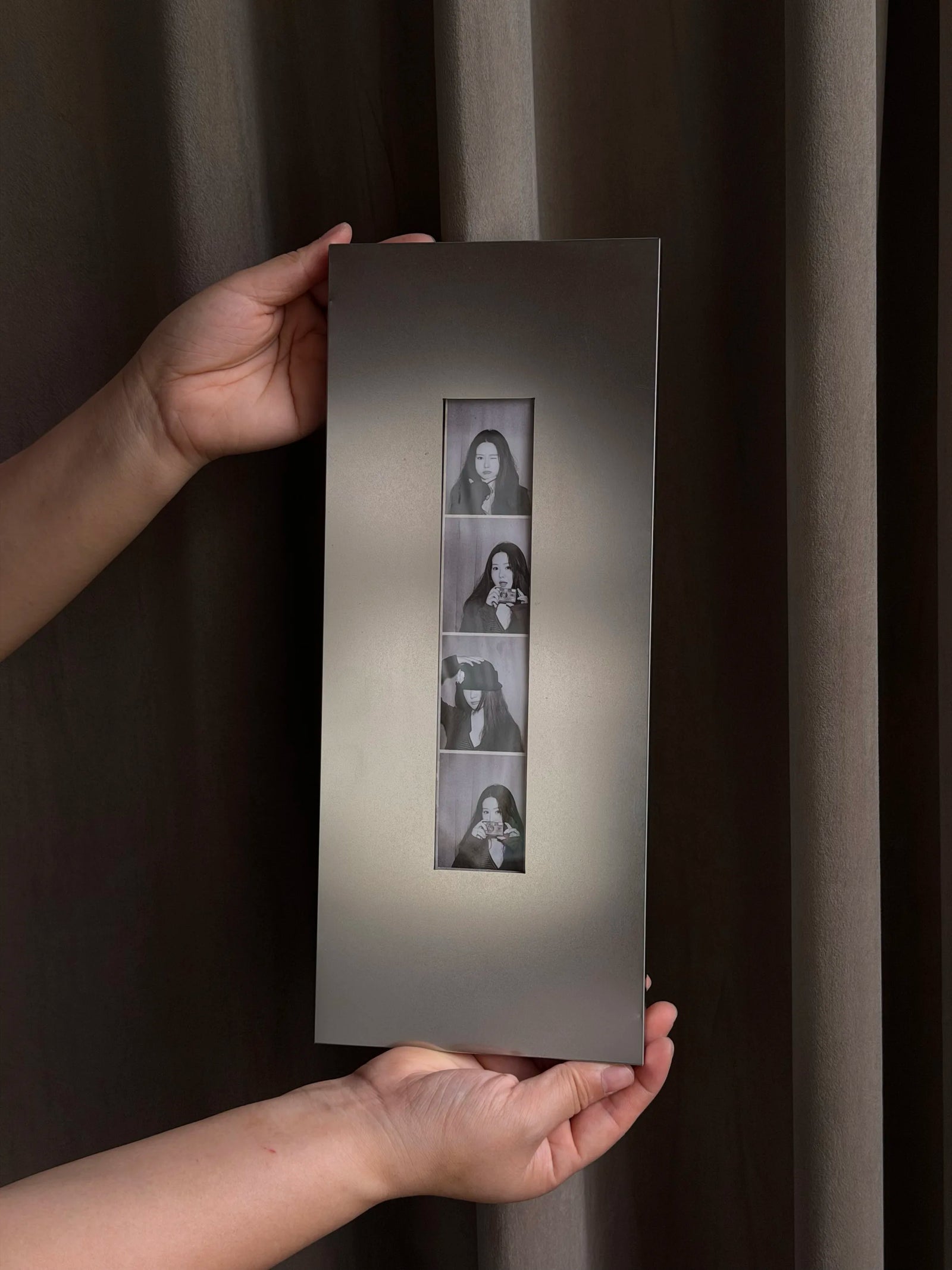 Bauhaus Photo Frame – Four-Panel Metal Wall Art