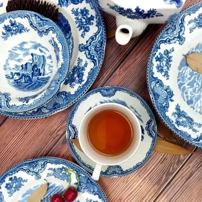 Assiette en Céramique Motif Château Bleu Palace