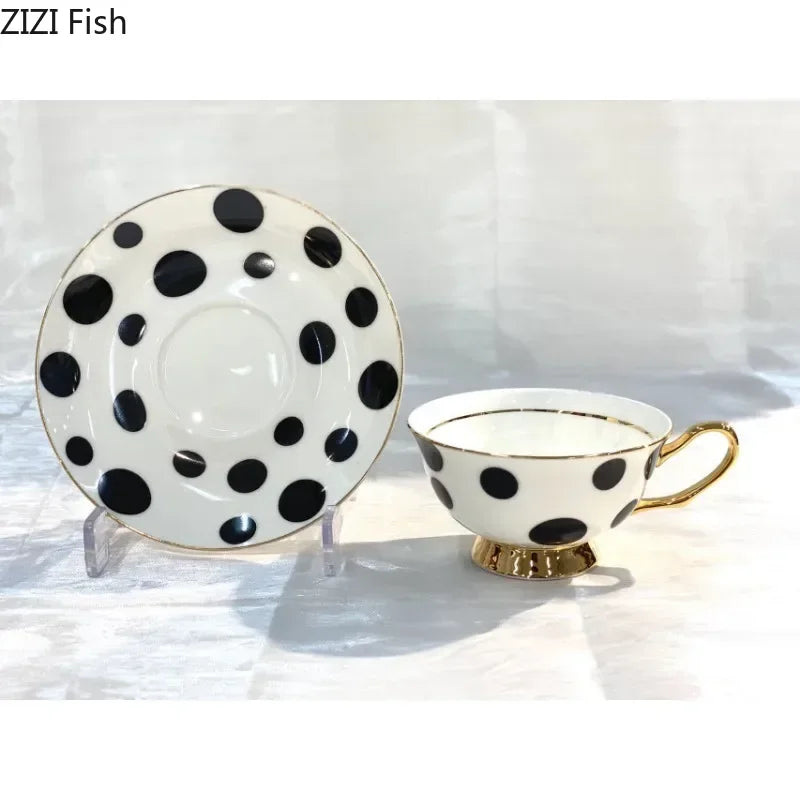 Duo de Tasses à Café Rétro avec Soucoupes 220ml