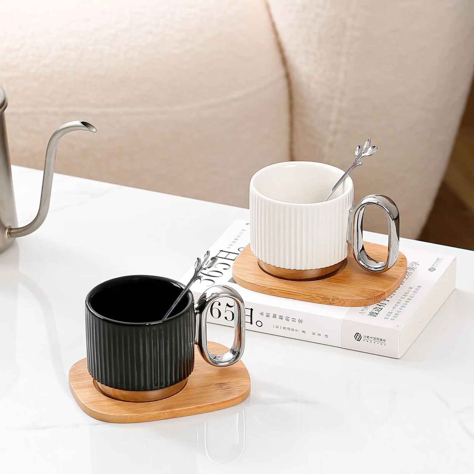 Tasse en Céramique avec Cuillère et Soucoupe 220ml
