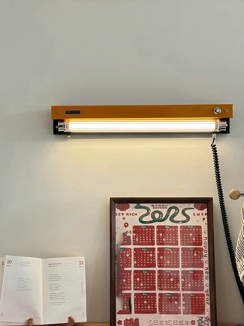 Applique Murale LED Design Tube Acrylique Orange et Noir