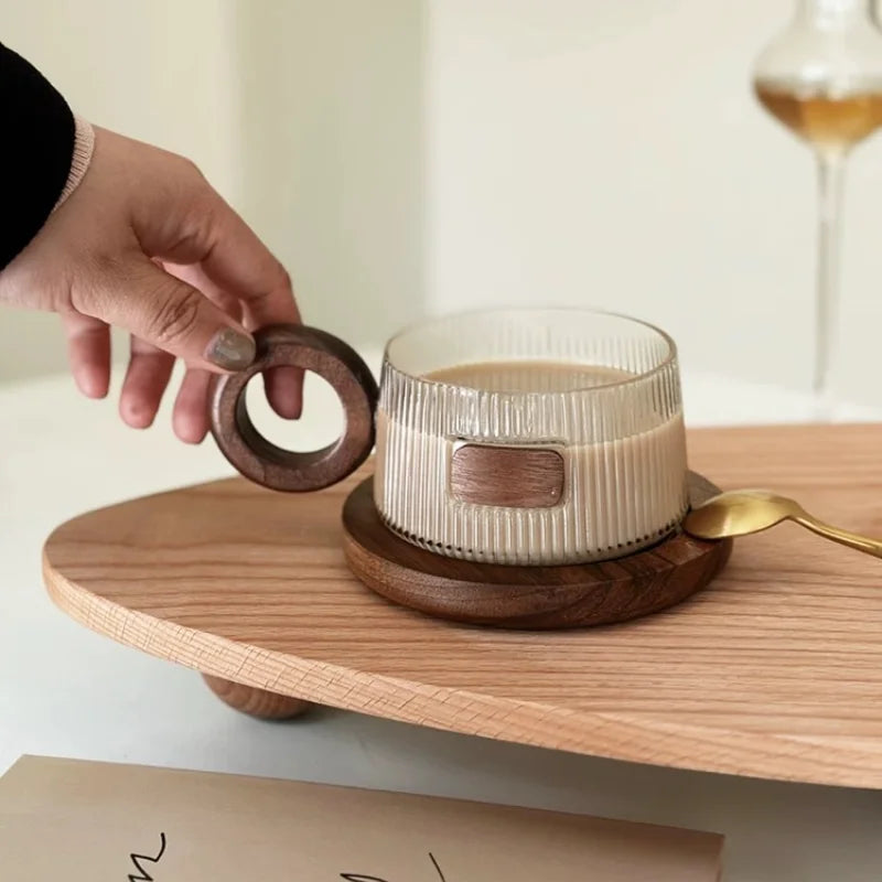 Tasse en Verre avec Poignée en Bois de Noyer