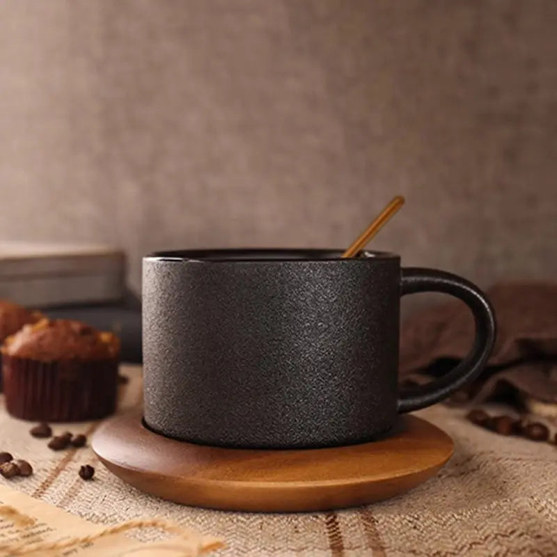 Tasse en Céramique Noire Nordique Givrée avec Soucoupe Bois