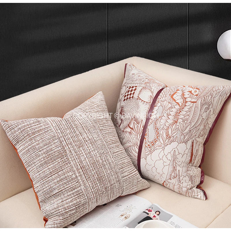 Housse de Coussin Rouge Royal Grand Format Forêt Fantastique
