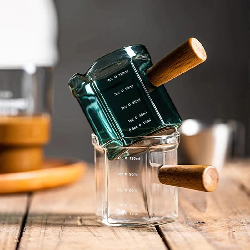 Pichet Doseur en Verre pour Lait et Café Poignée Bois
